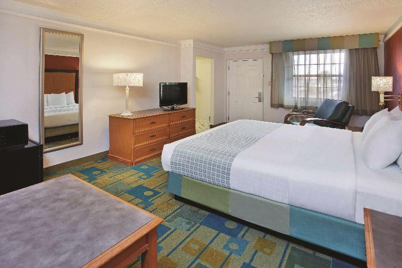 Люкс Кровать Кинг, Holiday Inn Express Hotel & Suites Tampa Usf Busch Gardens, An Ihg