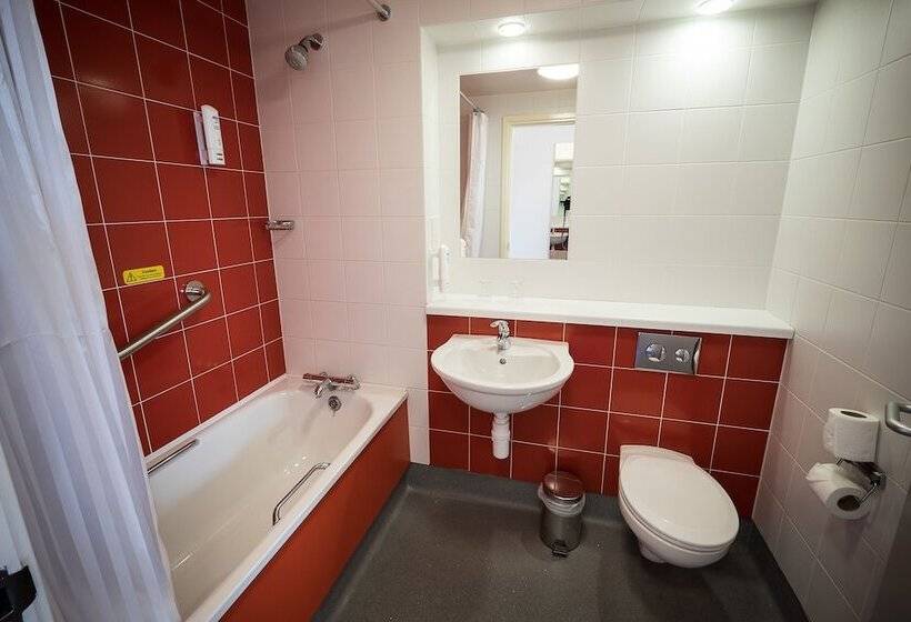 اتاق خانوادگی, Travelodge Limerick Castletroy