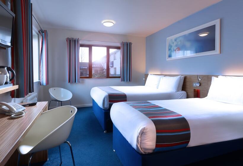 اتاق استاندارد سه نفره, Travelodge Limerick Castletroy