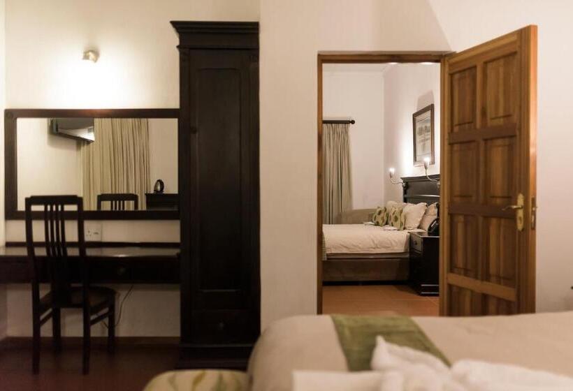 디럭스 룸, Tzaneen Country Lodge