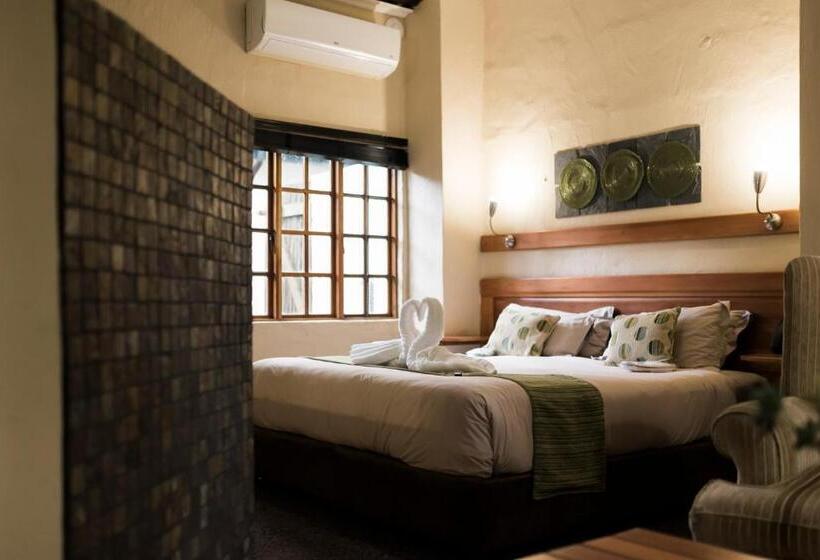 디럭스 룸, Tzaneen Country Lodge