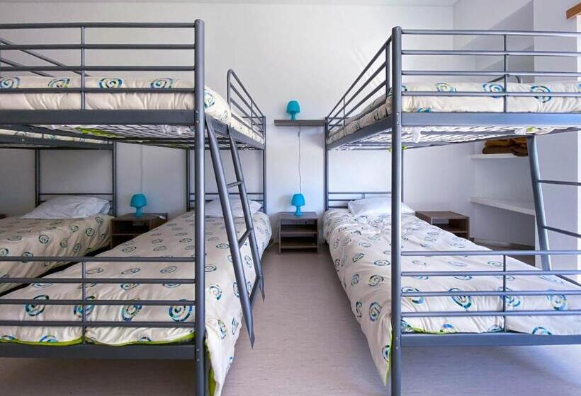 Кровать в Общей Комнате, Albergue Da Juventude