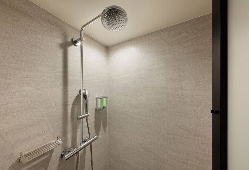 Номер Стандарт, Fairfield By Marriott Mie Okuise Odai