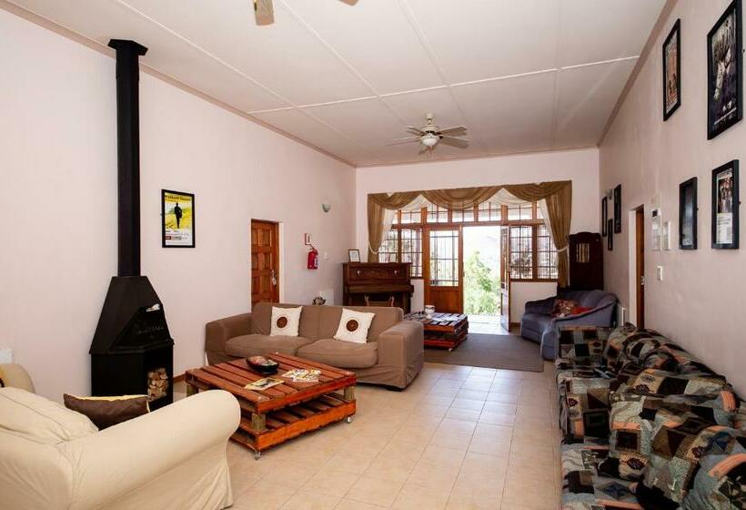 اتاق استاندارد سه نفره, Halfmens Cc Elkoweru & Kliprand Guest House
