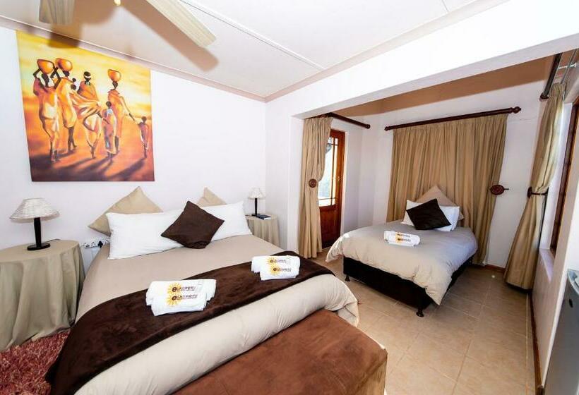 اتاق استاندارد سه نفره, Halfmens Cc Elkoweru & Kliprand Guest House