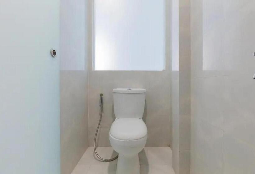 اتاق استاندارد یک نفره, Sans Hotel Box Mansion Surabaya By Reddoorz