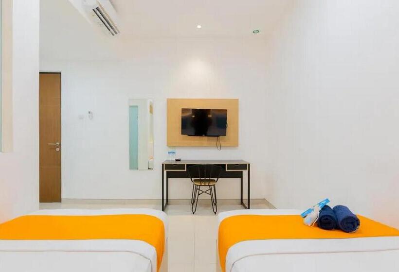 اتاق سوپریور, Sans Hotel Box Mansion Surabaya By Reddoorz
