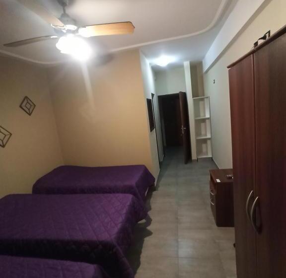 اتاق استاندارد سه نفره, El Descanso
