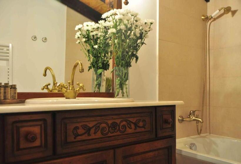 Quarto Estandar com Hidromassagem, Casa Mendilore