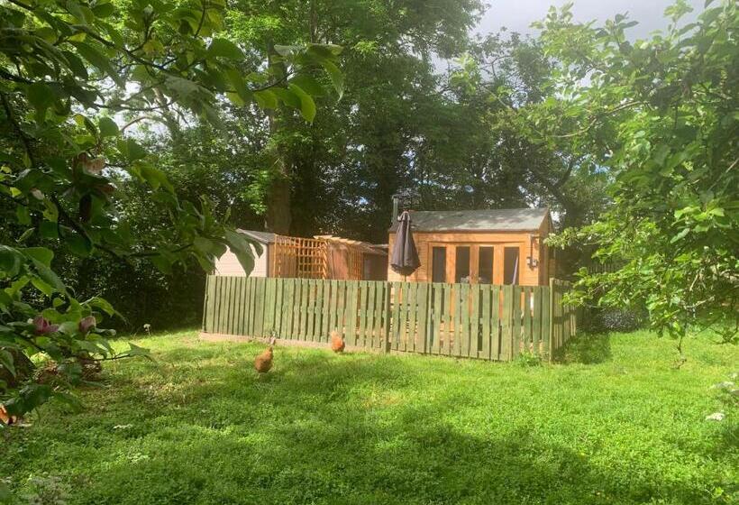 Одноместный Номер Вид на Сад, Hedgehog Lodge