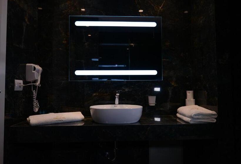 اتاق استاندارد, Ebbi