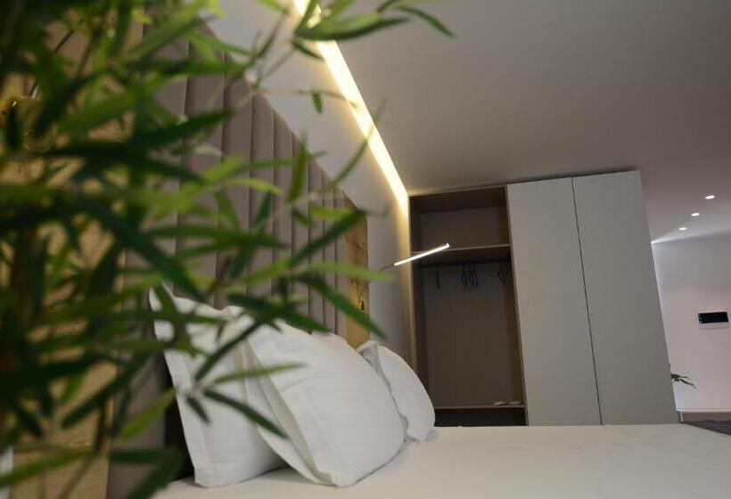 Triple Room Sea View, Ebbi