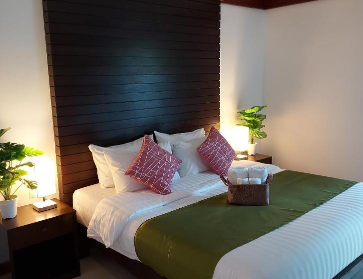 Номер Стандарт, Aromdee At Naithon Beach