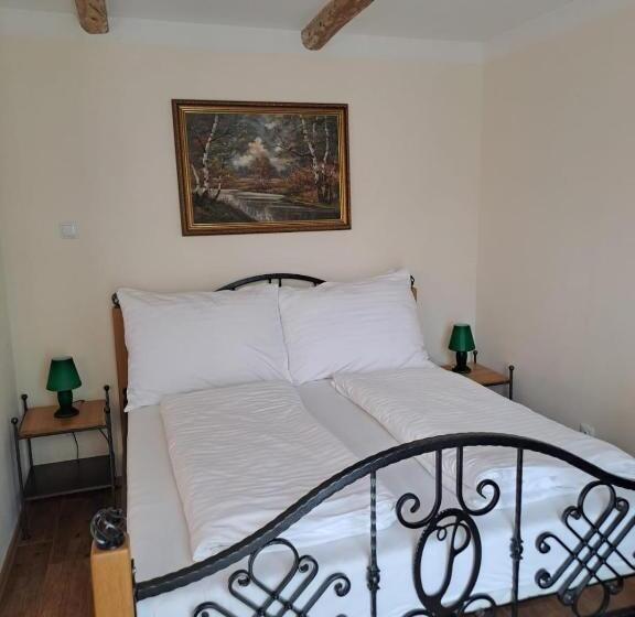 带阳台的三人标准间, Lesní Hotel Peršlák