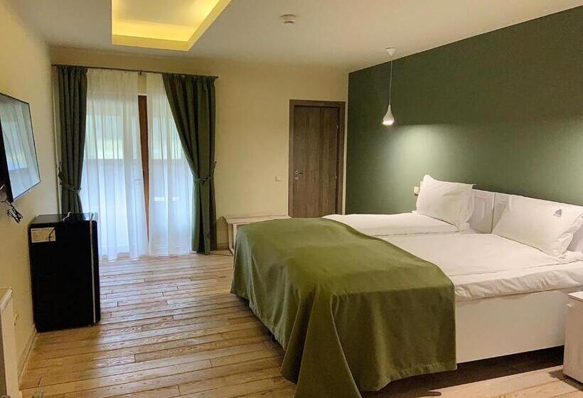 Номер Стандарт, Casa Iustin