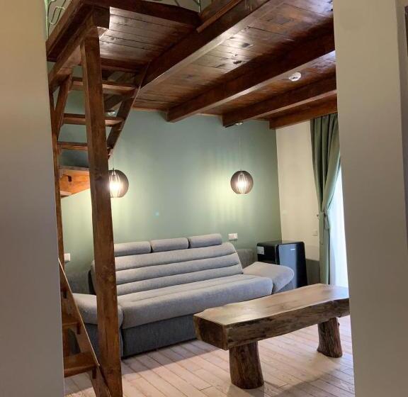 Четырехместный Номер Стандарт, Casa Iustin