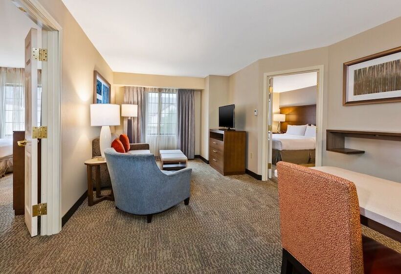 带2个卧室的套房, Staybridge Suites Kalamazoo, An Ihg