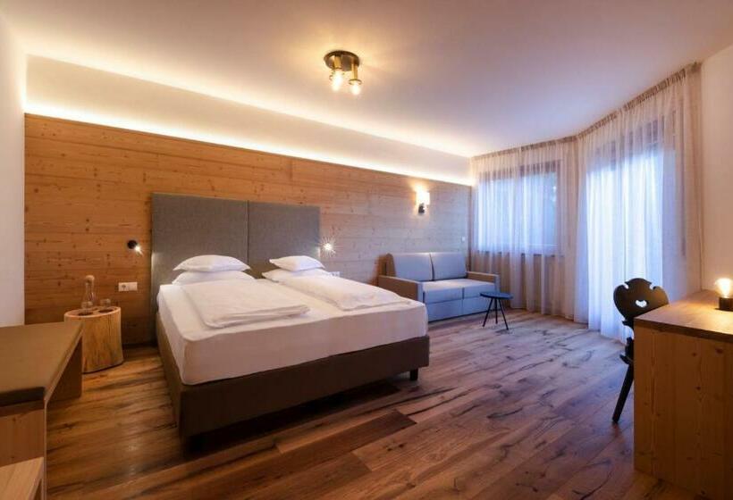 Номер Стандарт, Der Waldhof