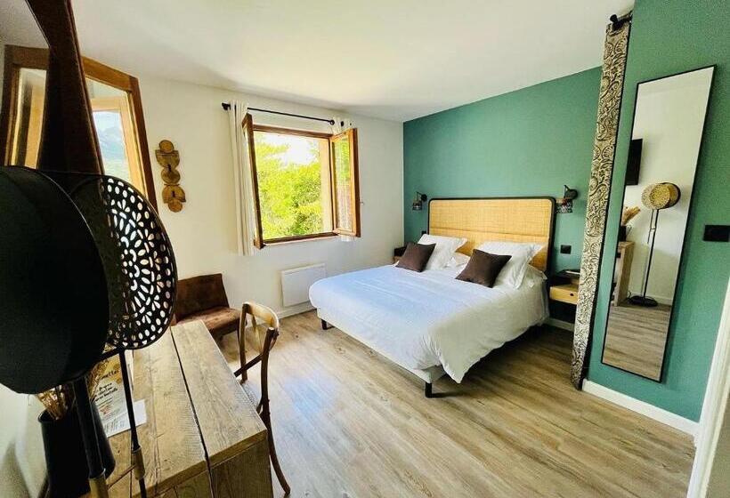 Номер Basic с Балконом, Hôtel Les Chaumettes
