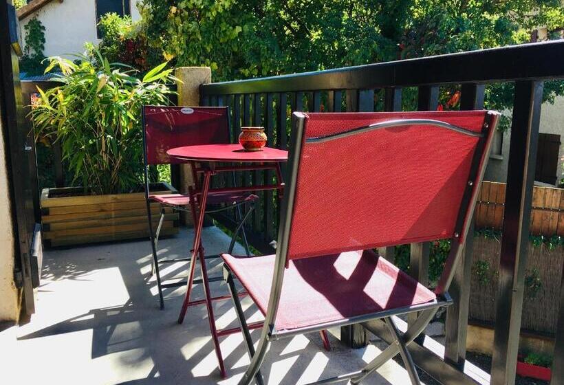 Номер Basic с Балконом, Hôtel Les Chaumettes