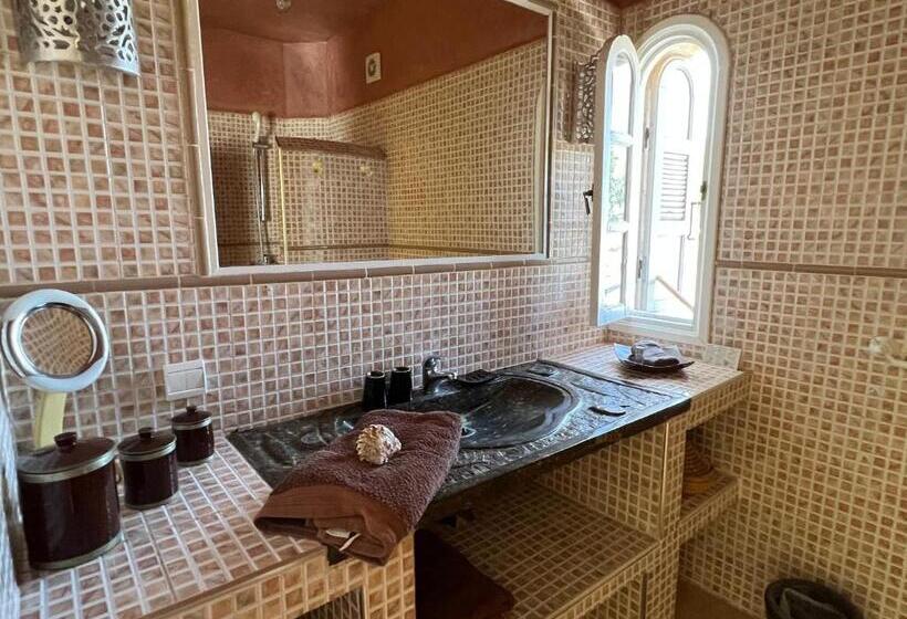 Quarto Estandar, Dar Macha