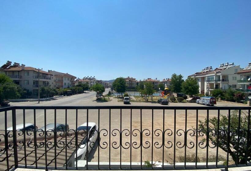 اتاق استاندارد چهار تخته با چشم‌انداز دریا, Kent Otel