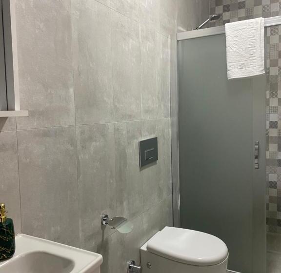 اتاق استاندارد چهار تخته با چشم‌انداز دریا, Kent Otel