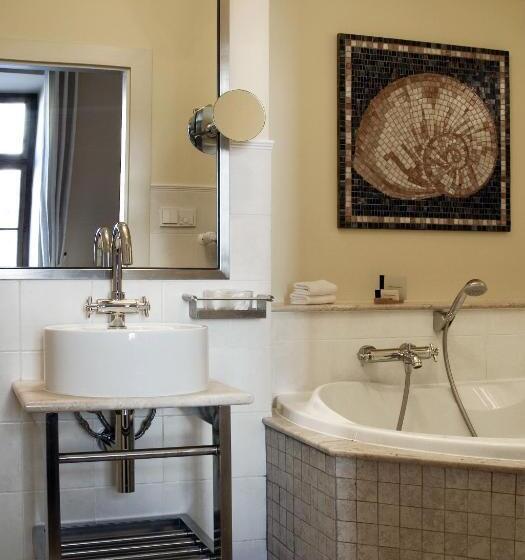 스위트, Boutique Hotel Nautilus