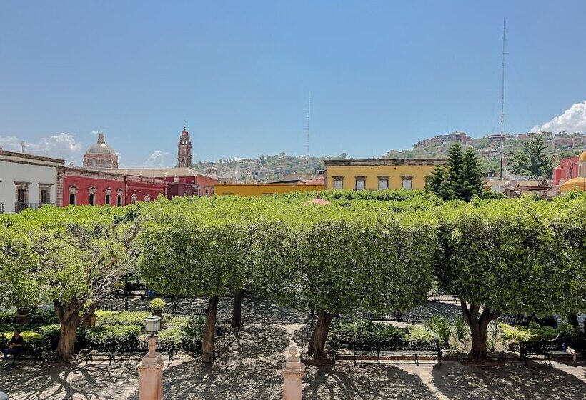 سوئیت مستر, Del Portal San Miguel De Allende