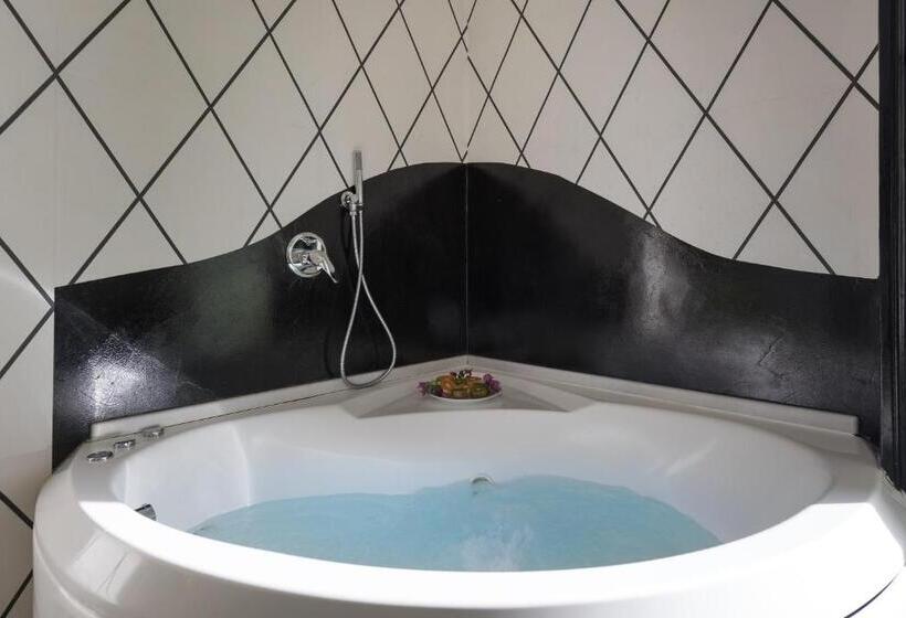 اتاق سوپریور با چشم‌انداز دریا, Palazzo Ferraioli   Hotel & Wellness