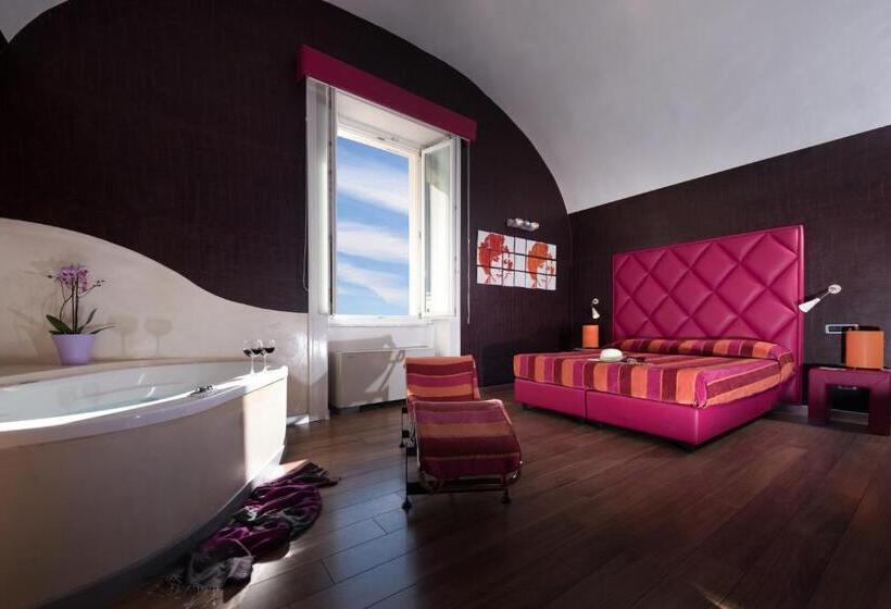 اتاق سوپریور با چشم‌انداز دریا, Palazzo Ferraioli   Hotel & Wellness