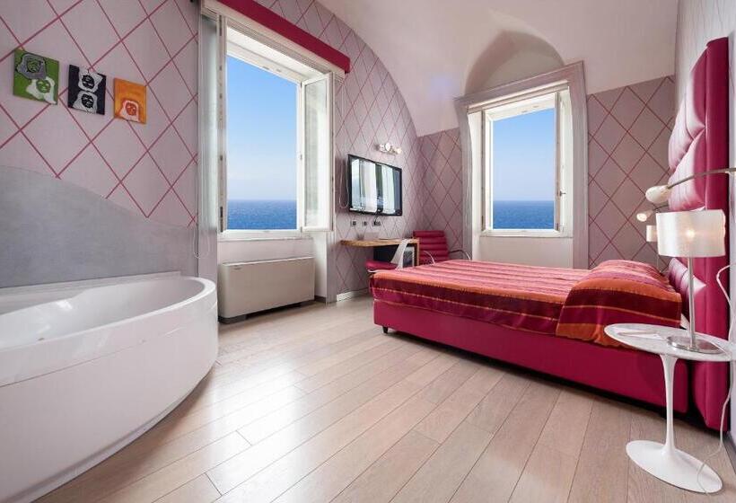 اتاق سوپریور با چشم‌انداز دریا, Palazzo Ferraioli   Hotel & Wellness