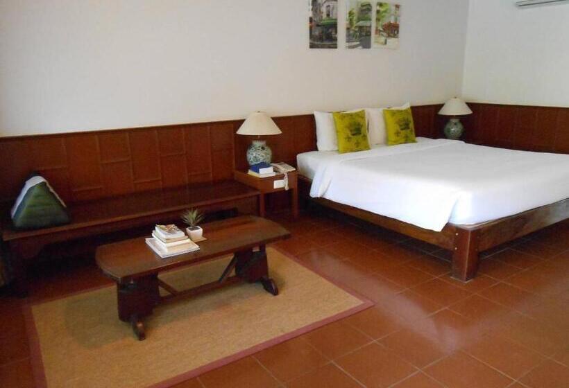 اتاق لوکس, Rachawadee Resort &