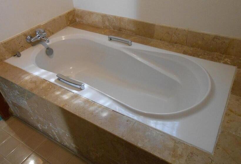 اتاق لوکس, Rachawadee Resort &