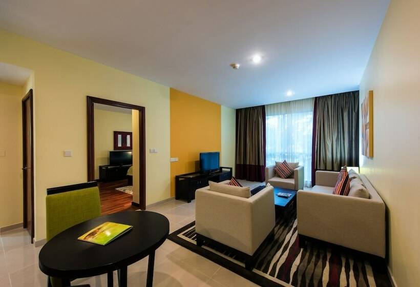 Апартаменты 1 Спальня с Видом, Ramada By Wyndham Downtown Dubai