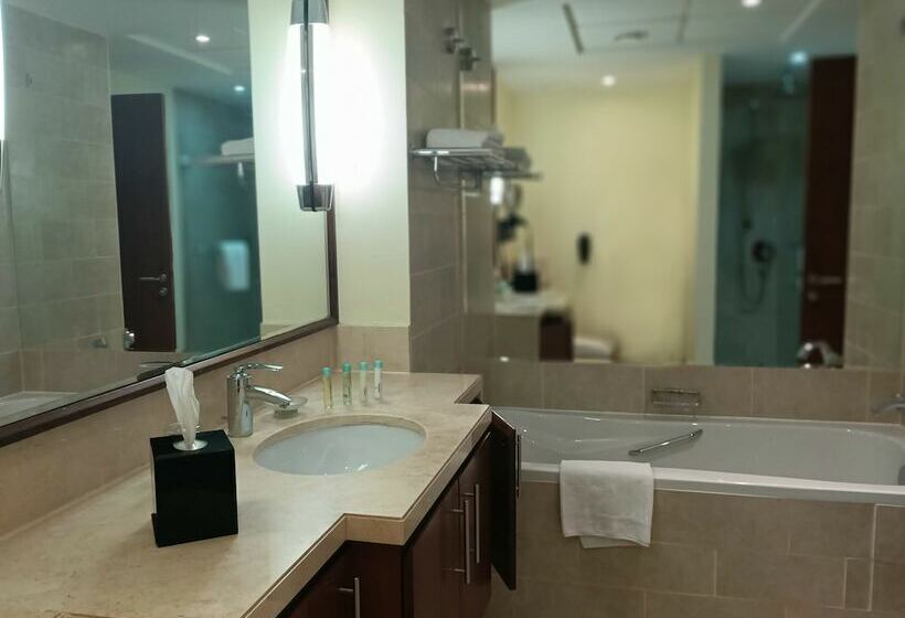 Студия Премиум, Ramada By Wyndham Downtown Dubai