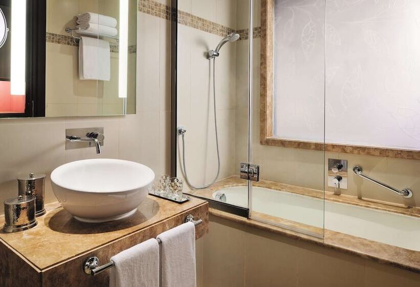 Номер Superior, Avani Deira Dubai