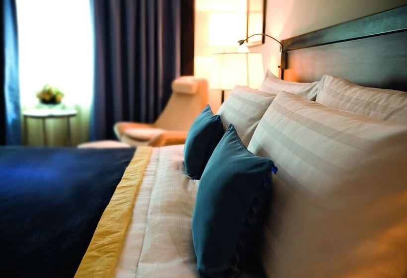 Номер Executive, Avani Deira Dubai