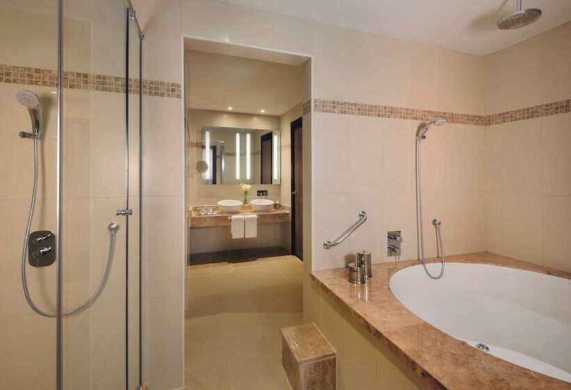 Президентский Люкс, Avani Deira Dubai