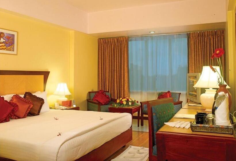 이그제큐티브 룸, Classic Sarovar Portico Trivandrum