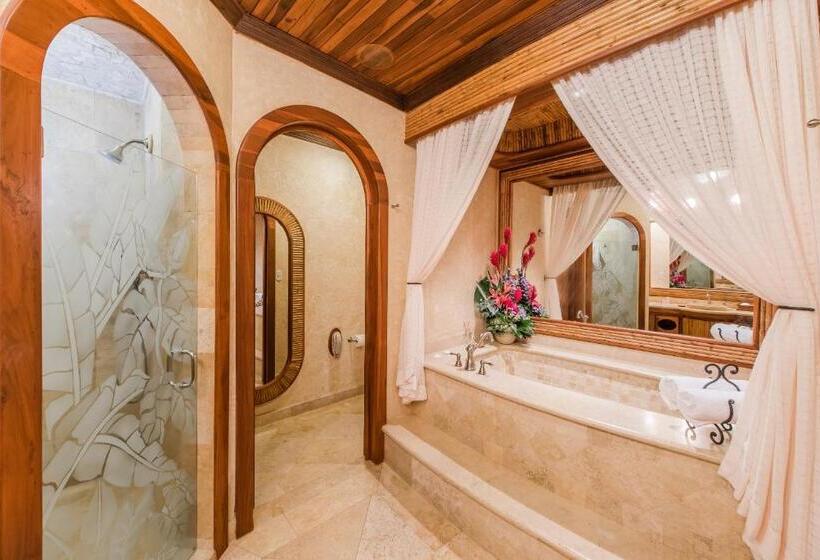 سوییت خانوادگی, The Springs Resort & Spa At Arenal