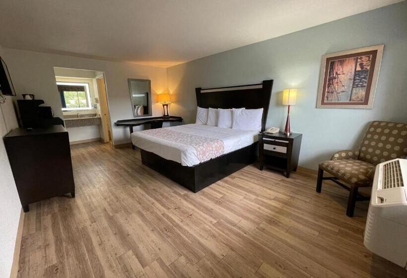 带大床的标准间, Tricove Inn & Suites