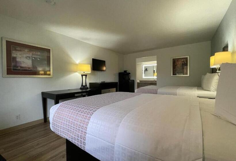 标准间, Tricove Inn & Suites