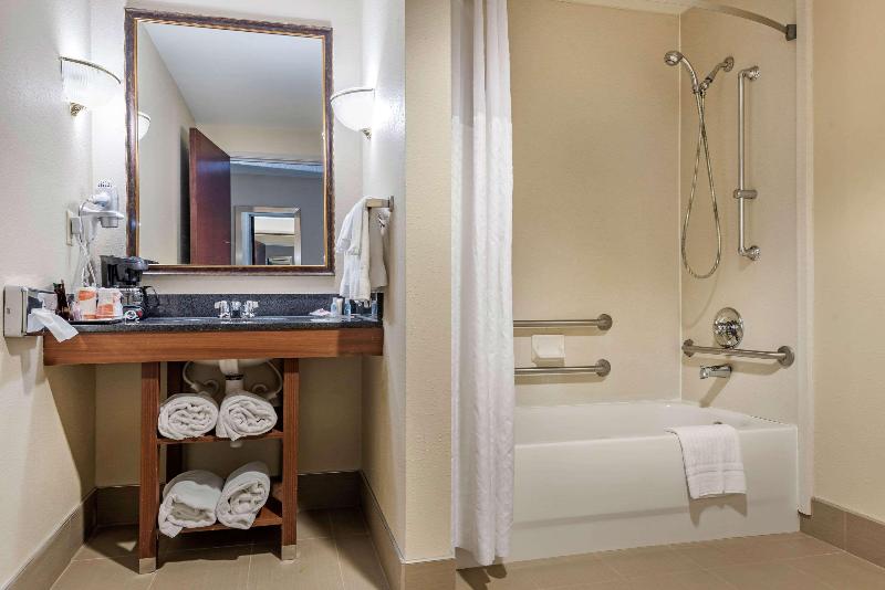 Люкс Кровать Кинг, Comfort Suites Cincinnati Airport