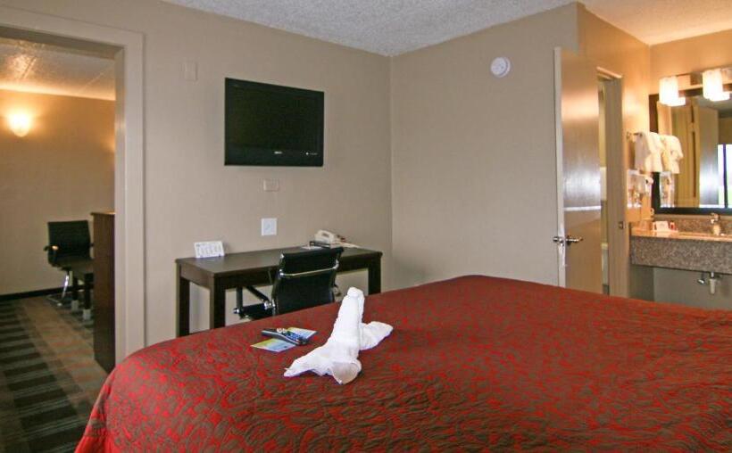 Люкс Кровать Кинг, Days Inn & Suites By Wyndham Springfield On I44