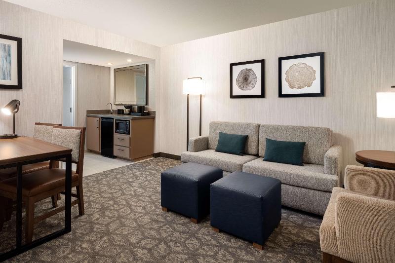 Люкс Кровать Кинг, Embassy Suites By Hilton Portland Airport