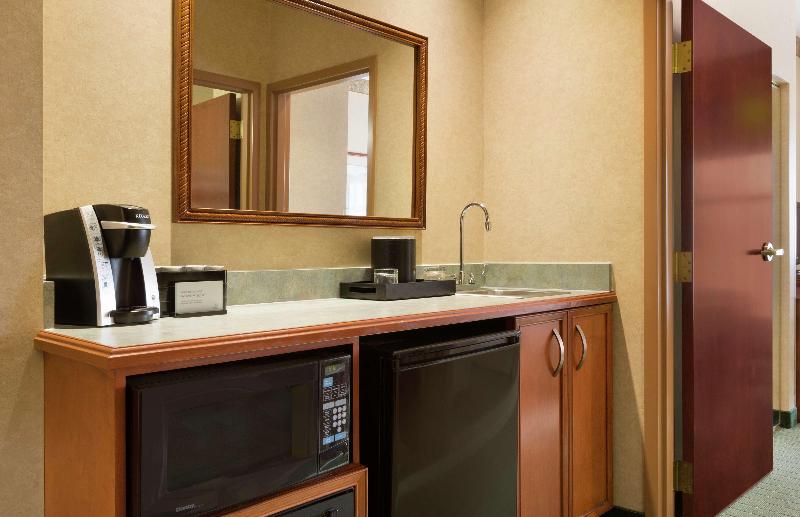 Люкс Кровать Кинг, Embassy Suites By Hilton Portland Airport