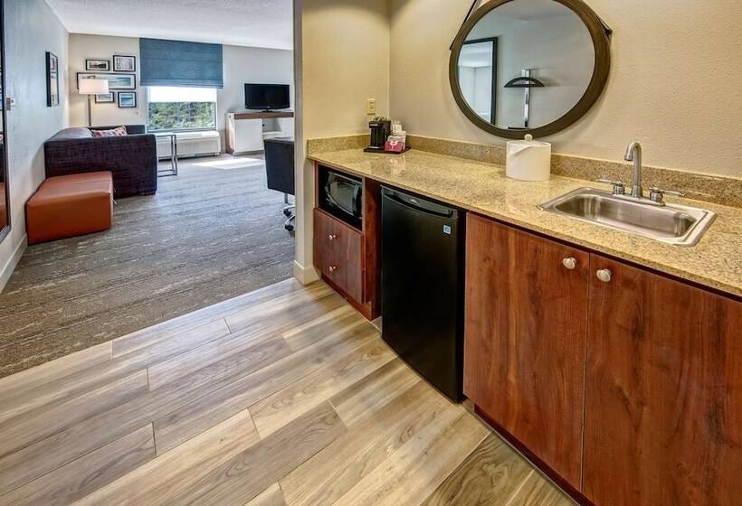 스탠다드 스튜디오, Hampton Inn & Suites Fort Myersestero/fgcu