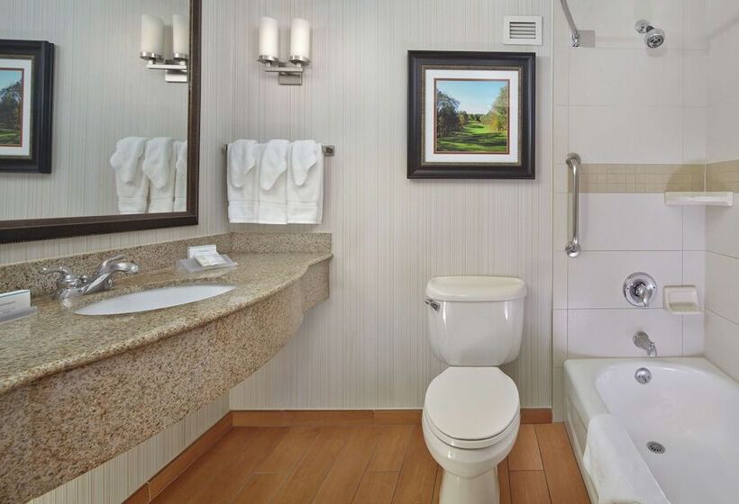 اتاق استاندارد با 2 تخت دوبل, Hilton Garden Inn Danbury