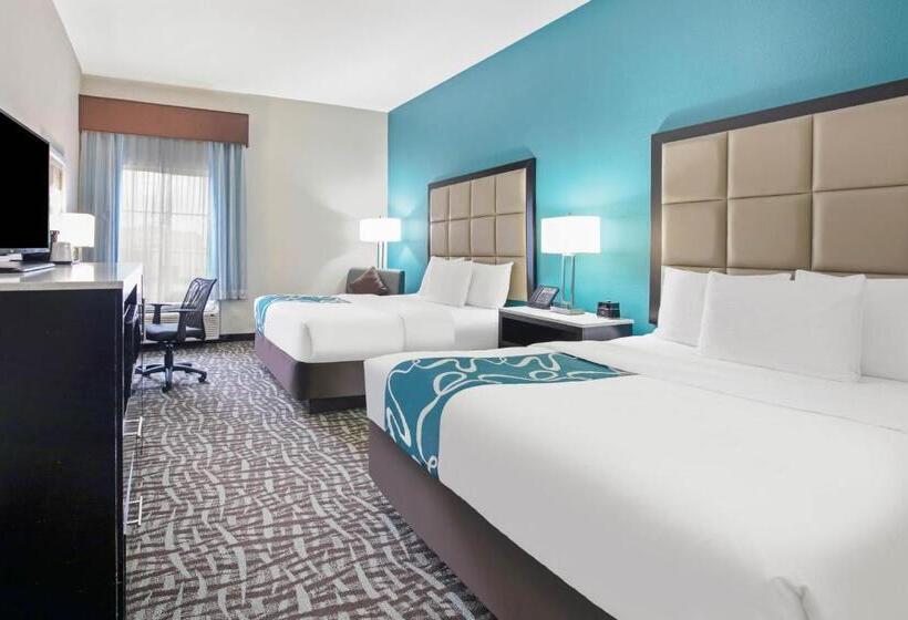 Номер Стандарт, La Quinta Inn & Suites By Wyndham Paris
